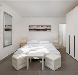 Luxury 6 Bedroom Seafront Villa with pool and Separate Apartment along Secluded Beach near Hvar Town, Sleeps 10-12